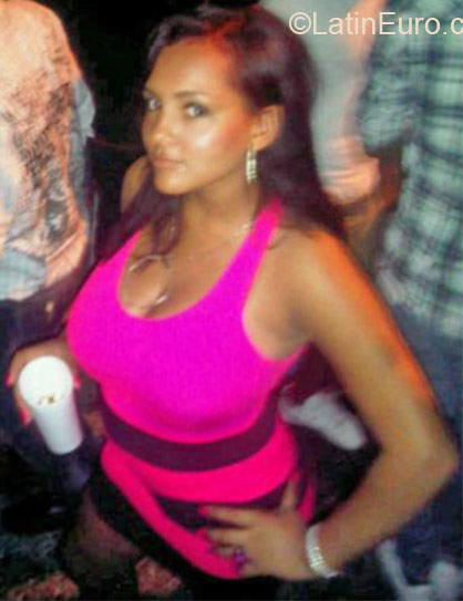 Date this cute Dominican Republic girl Isaura from Santo Domingo DO21804