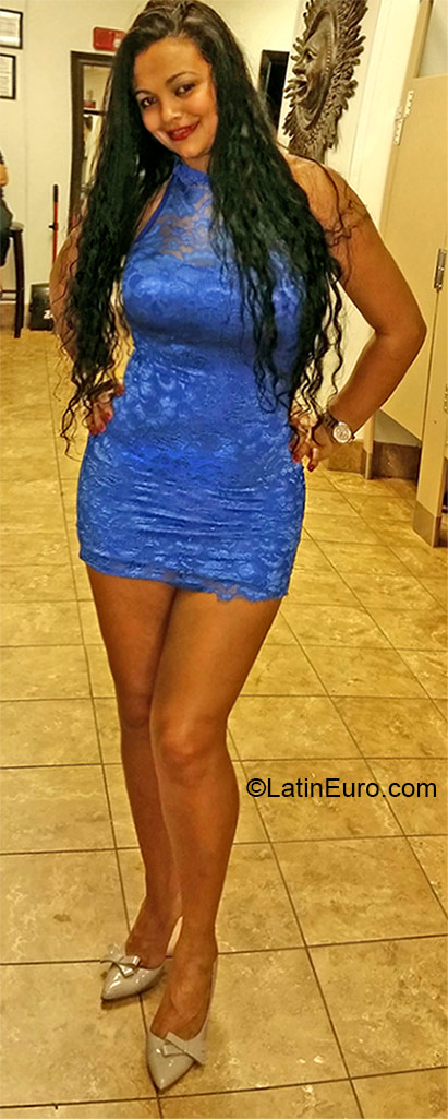 Date this foxy United States girl Kenia from Houston US16019