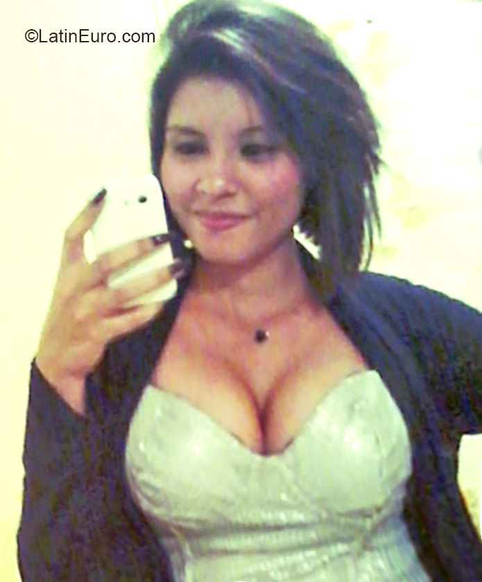 Date this delightful Venezuela girl Barbara from Barcelona VE457