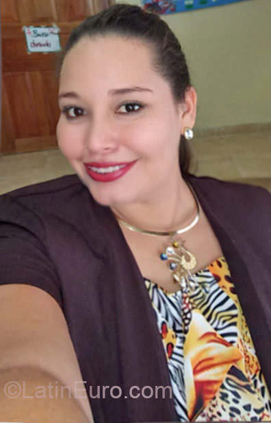 Date this sensual Panama girl Cintia from Panama PA587