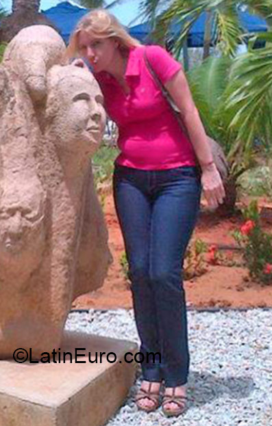 Date this gorgeous Venezuela girl Olga from Caracas VE466