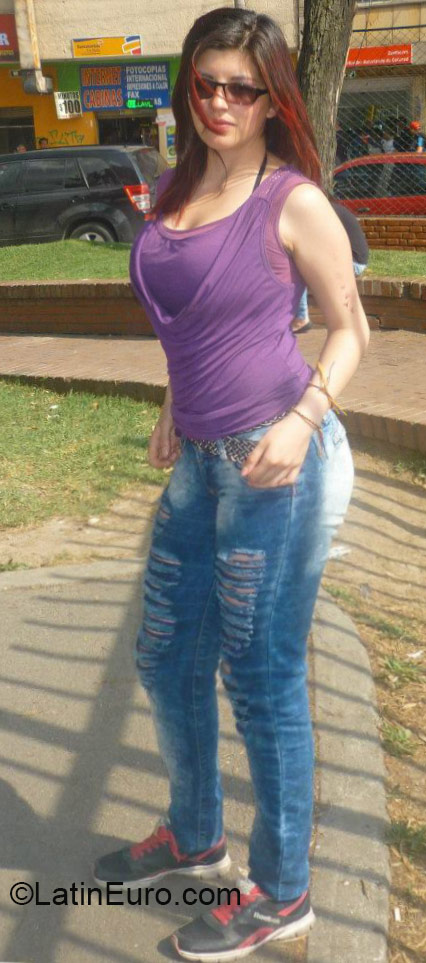 Date this beautiful Colombia girl Diana from Bogota CO17275