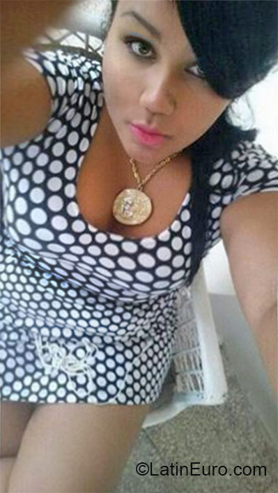Date this happy Dominican Republic girl Jenifer from San Francisco De Macoris DO27048