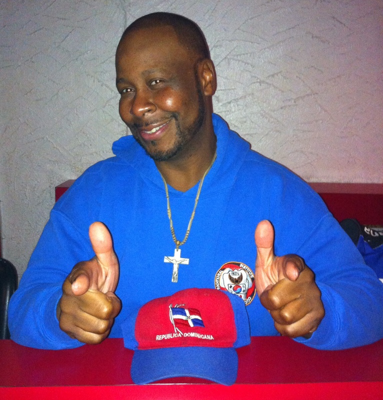 Date this georgeous United States man MaestroPembroke from Chicago US16070