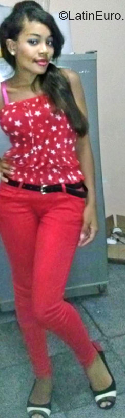 Date this charming Dominican Republic girl Carolina from Santo Domingo DO21974