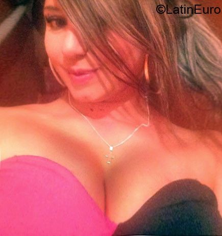 Date this foxy Colombia girl Paola from Bogota CO17318