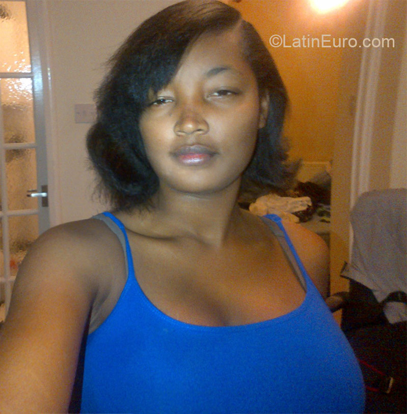 Date this attractive Jamaica girl Stephanie from Kingston JM2032