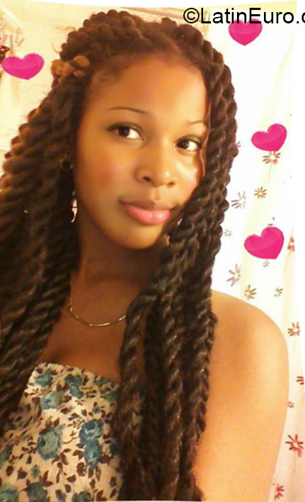 Date this attractive Jamaica girl Kimberly from Kingston JM2033