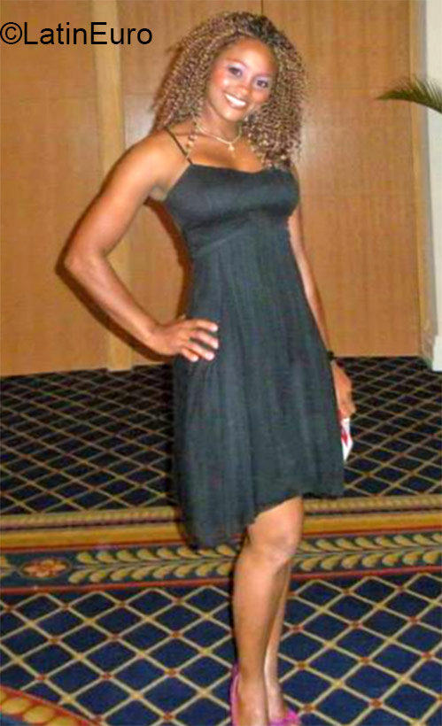 Date this pretty Dominican Republic girl Gleni from San Pedro DO22043