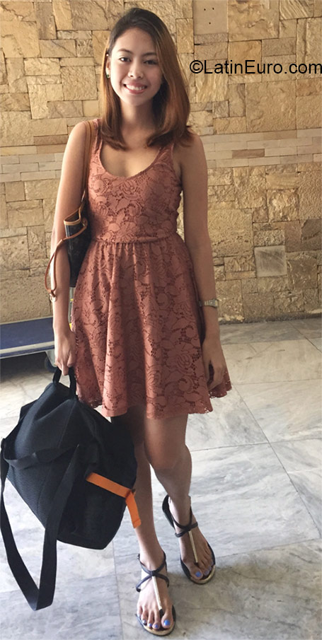 Date this gorgeous Philippines girl Mica from Bacolod PH771