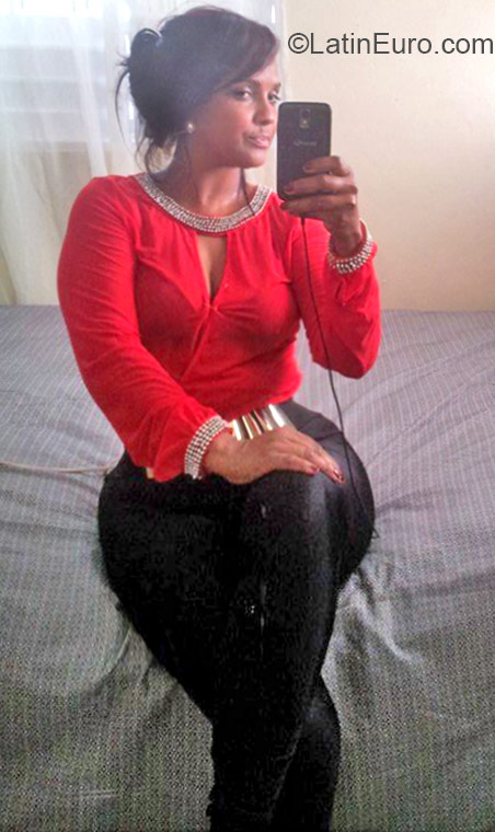 Date this charming Dominican Republic girl Arisleydia from Santiago DO22082
