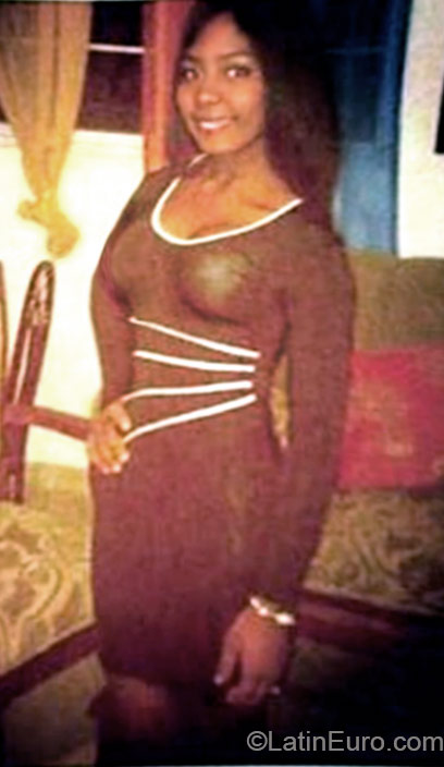 Date this sensual Dominican Republic girl Karina from Samana DO22145