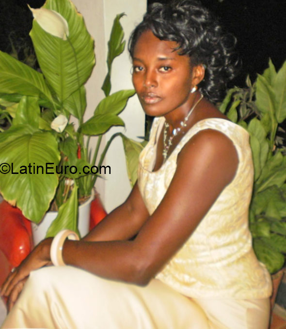 Date this georgeous Jamaica girl Sharene from Ocho Rios JM2050