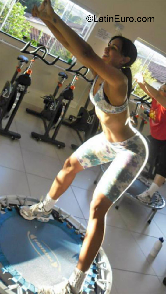Date this attractive Brazil girl Tatiana from Patos De Minas BR9326
