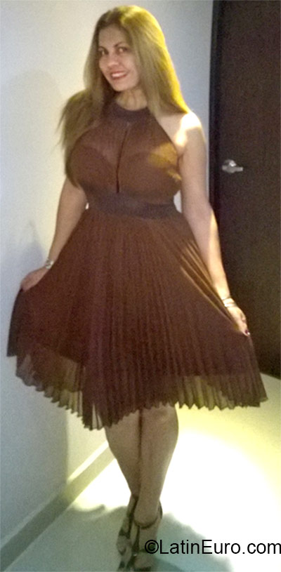 Date this exotic Colombia girl Nath from Pereira CO17416