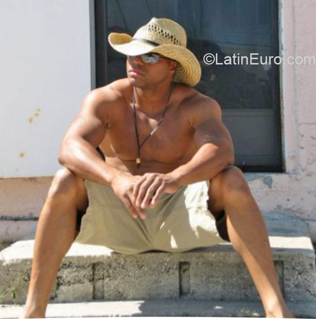 Date this good-looking United States man Scorpioking from Miami US16136