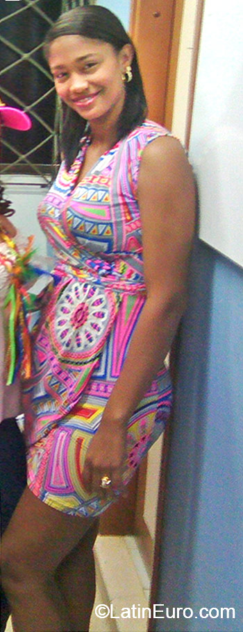 Date this hot Colombia girl Yorledis from Cartagena CO17474