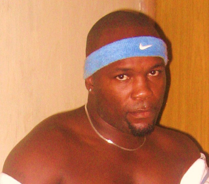 Date this foxy United States man Cecil from Panama US16170