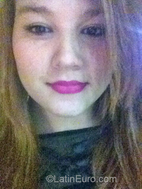 Date this exotic Brazil girl Alyne from Goiania BR9337