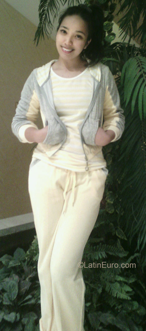 Date this athletic Saudi Arabia girl Maritess from Riyadh SA20