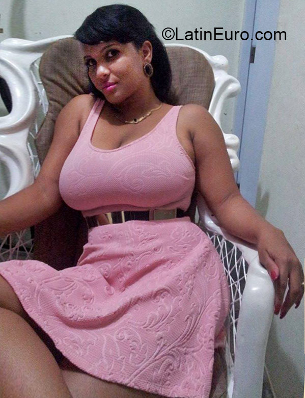 Date this pretty Dominican Republic girl Jennifer from Santo Domingo DO40375