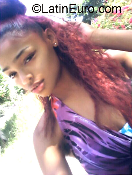 Date this young Jamaica girl Neeki from Kingston JM2071