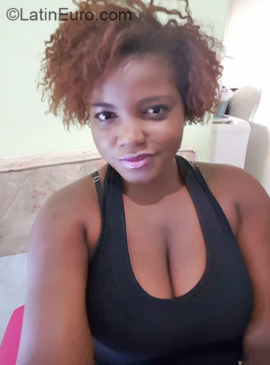 Date this hot Brazil girl Celcia from Rio De Janeiro BR9343