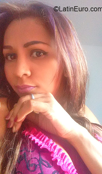 Date this beautiful Colombia girl Ceci from Medellin CO17531