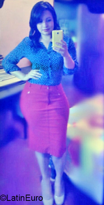 Date this sensual Honduras girl Diana from Villanueva HN1546