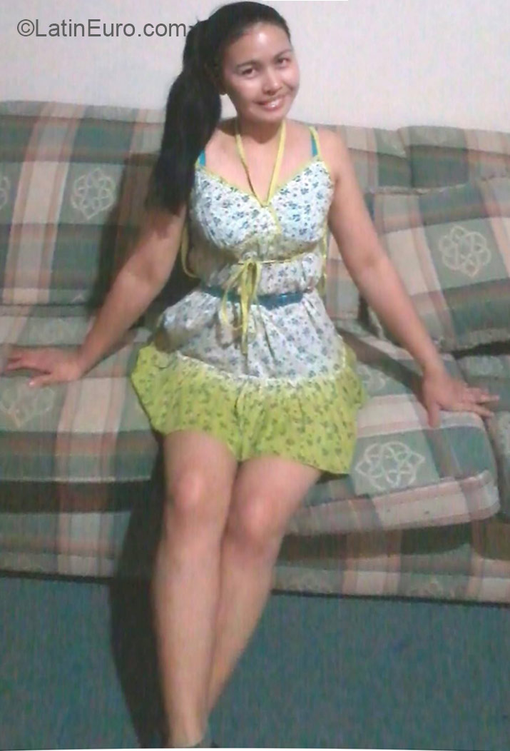 Date this athletic Philippines girl Leah from Davao City PH784