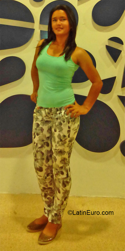 Date this pretty Colombia girl Marbelene from Barranquilla CO17558