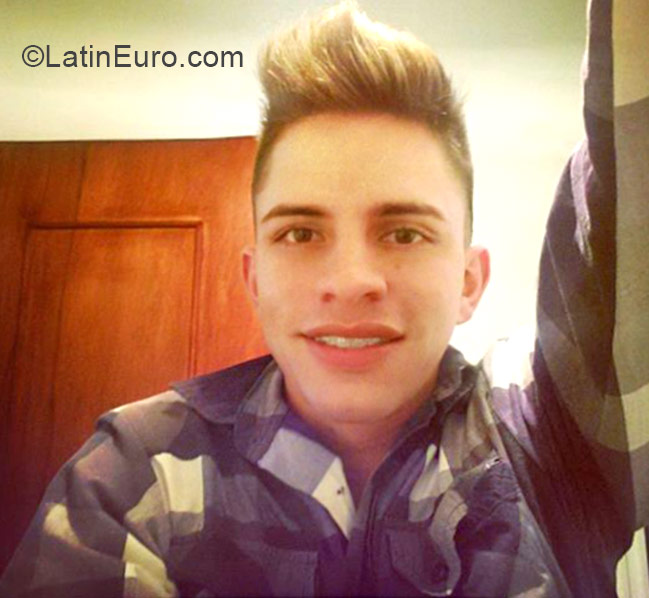 Date this funny Venezuela man Daniel from Merida VE530