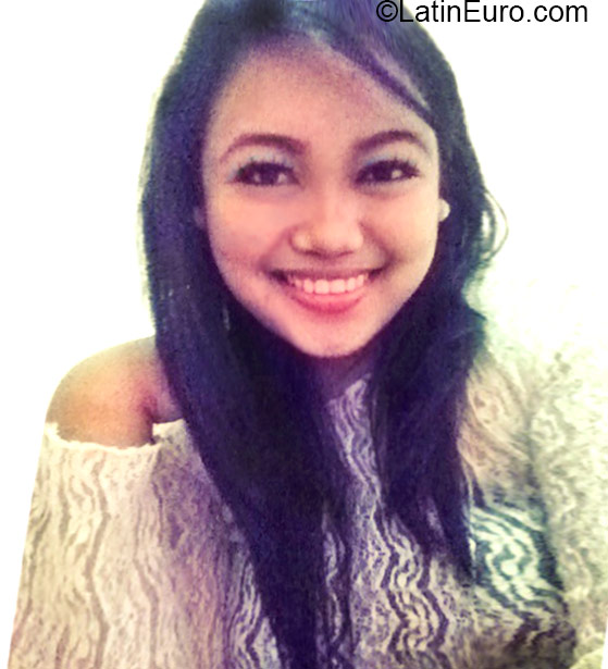 Date this foxy Philippines girl Jodi from Manila PH788