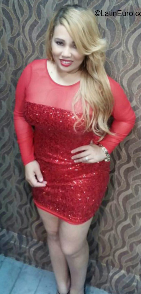 Date this hot Dominican Republic girl Carolina from San Pedro Macoris DO22453
