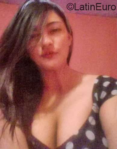 Date this voluptuous Colombia girl Vivian from Bogota CO17611