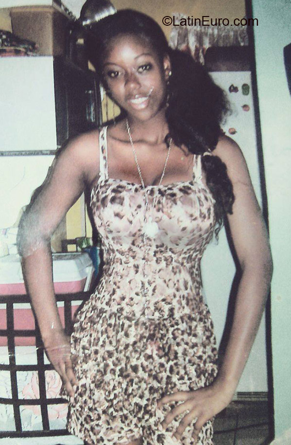 Date this lovely Jamaica girl Kayla from Kingston JM2083