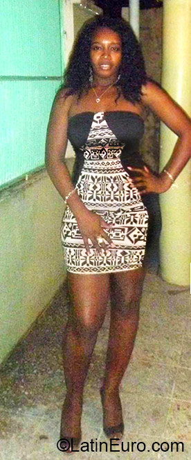 Date this happy Honduras girl Lorin from La Ceiba HN1559
