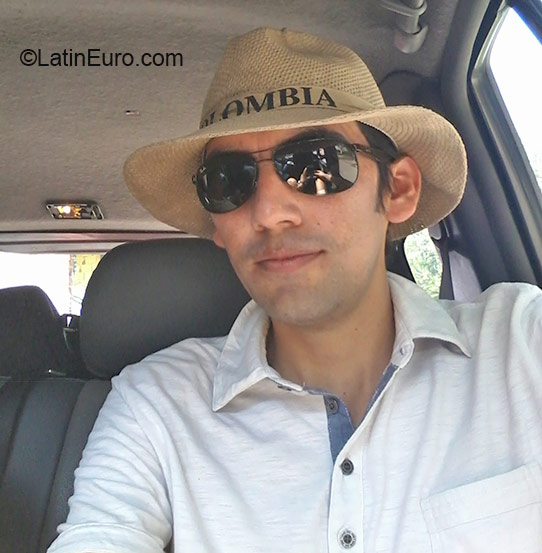 Date this foxy Colombia man Juan from Bogota CO17623