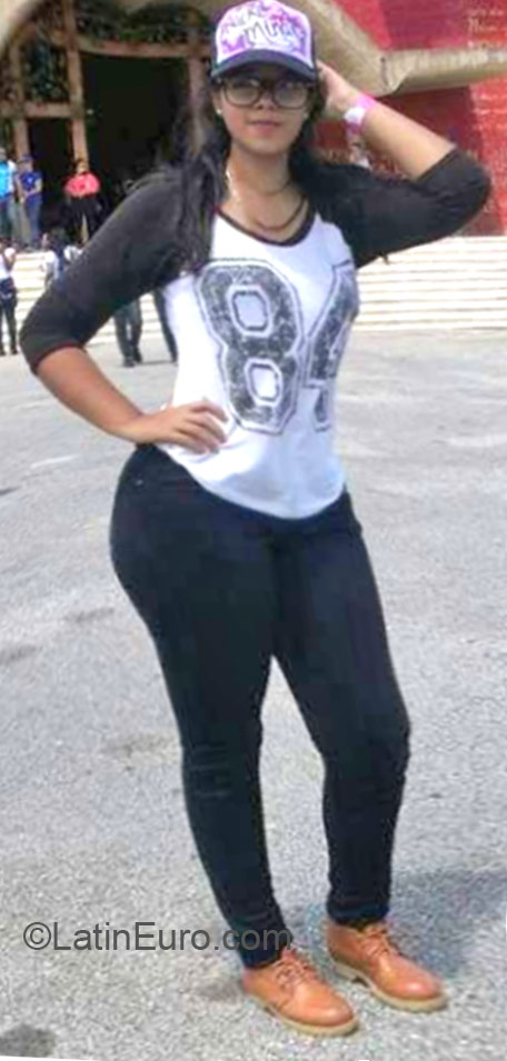 Date this exotic Dominican Republic girl Scarlett from Santo Domingo DO22517