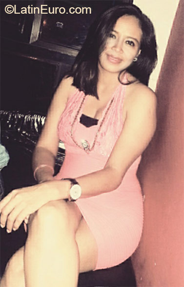 Date this charming Honduras girl Yaseli from Tegucigalpa HN1568