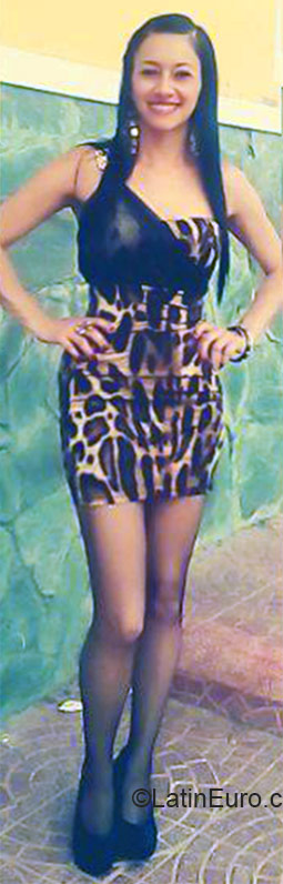 Date this hot Colombia girl Andria from Pereira CO17670