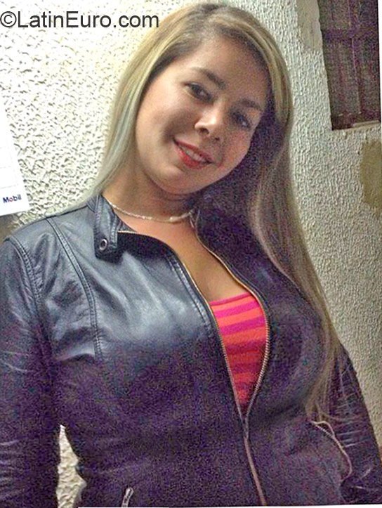 Date this beautiful Colombia girl Eliana from Bogota CO17677