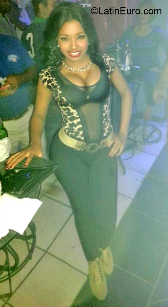 Date this passionate Dominican Republic girl Rosaura from Santo Domingo DO22607