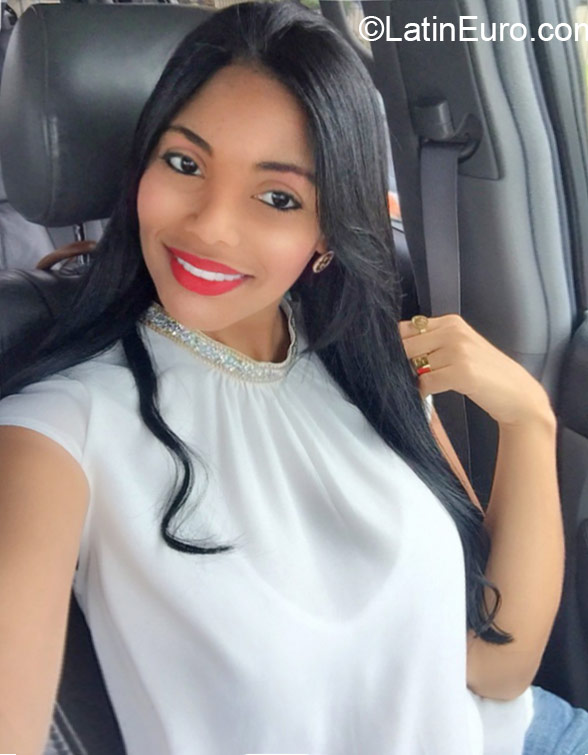 Date this athletic Dominican Republic girl Perla from Santo Domingo DO22629