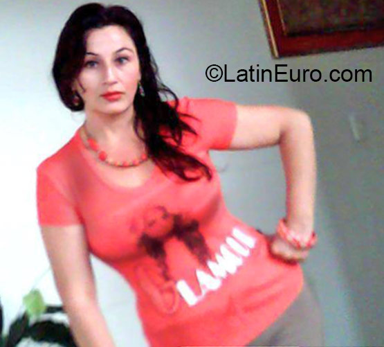 Date this hard body Colombia girl Maria from Medellin CO17713