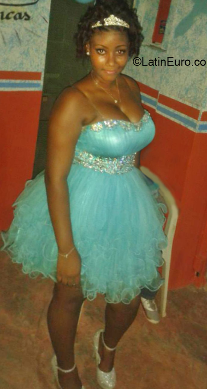 Date this lovely Dominican Republic girl Rachaly from Santo Domingo DO22660