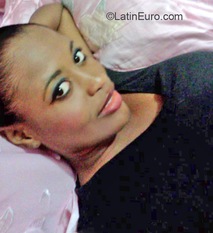 Date this happy Jamaica girl Sha nalee from Kingston JM2105