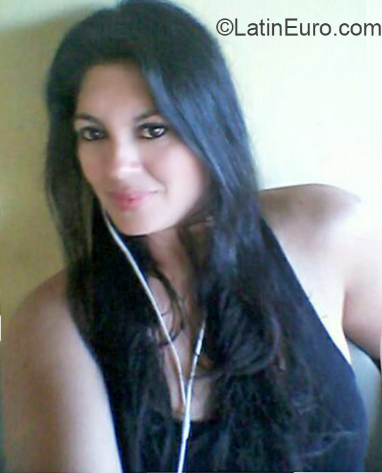 Date this lovely Honduras girl Lorena from San Pedro Sula HN1587