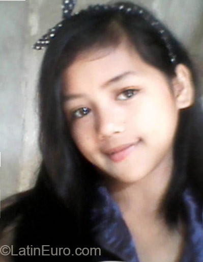 Date this lovely Philippines girl Preciouis from Lucena City PH800