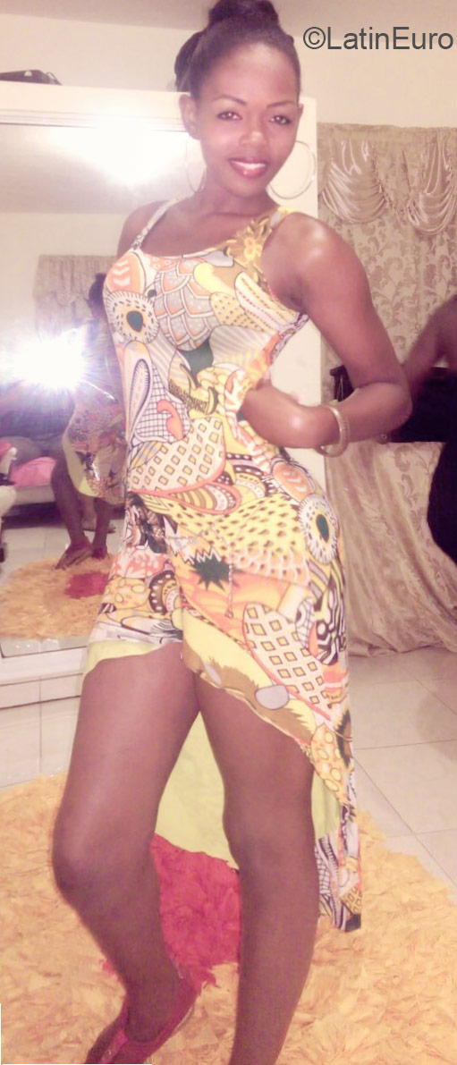 Date this gorgeous Dominican Republic girl Maria from Higuey DO22787